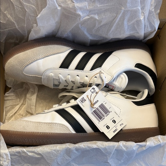 adidas Shoes - adidas Samba White and Black Sneakers - Unisex sizing (8 m/9 w) check note!